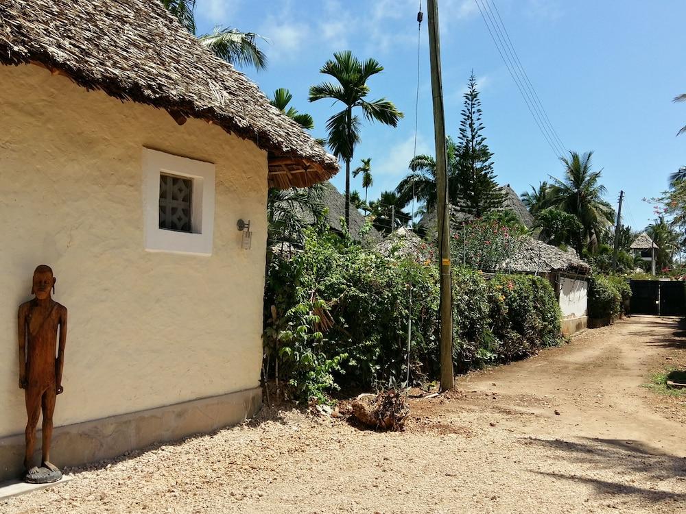 Aestus Villas Resort Diani Beach Extérieur photo
